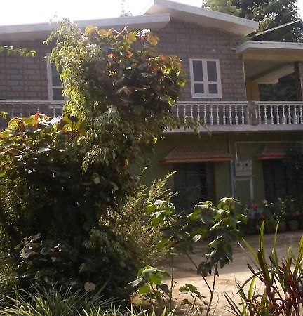 Appartement Hill side estate à Madikeri Extérieur photo