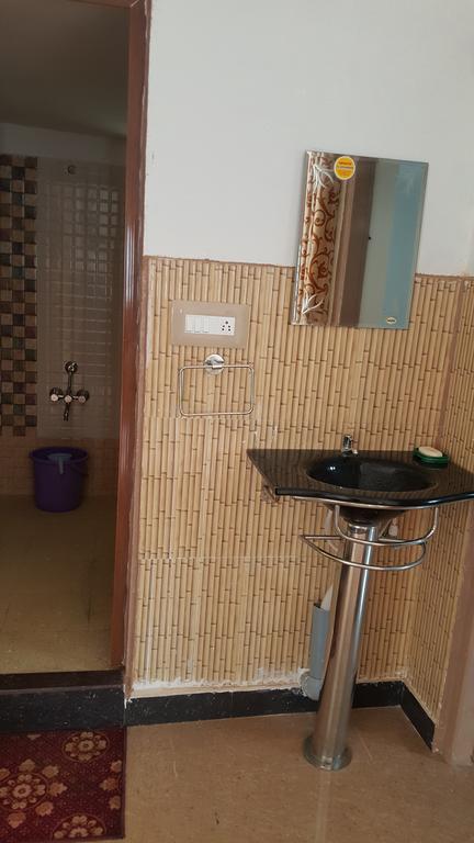 Appartement Hill side estate à Madikeri Extérieur photo