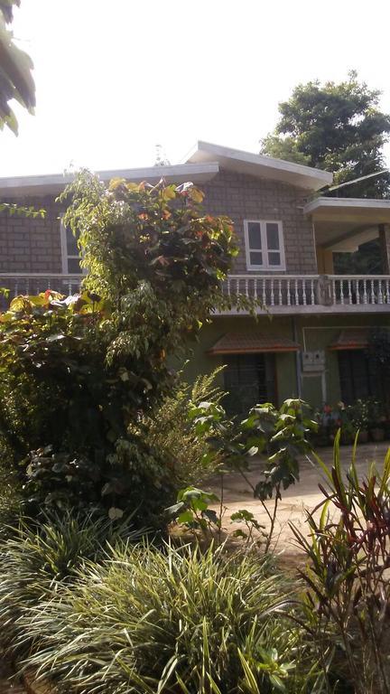 Appartement Hill side estate à Madikeri Extérieur photo